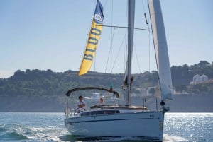 Lisbon: Luxury Private Sailing Boat Cruise on River Tagus