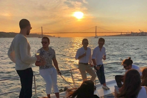 Lisbon: Luxury Private Sailing Boat Cruise on River Tagus