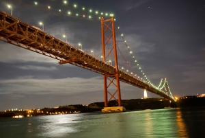 Lisbonne : Croisière nocturne en voilier de luxe