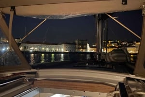 Lisbonne : Croisière nocturne en voilier de luxe