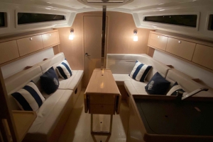 Lisbonne : Croisière nocturne en voilier de luxe