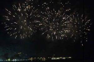 Lisbona: Crociera in barca a vela sul fiume Tago con fuochi d'artificio di Capodanno