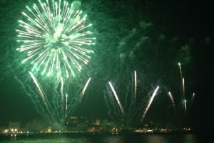 Lisbona: Crociera in barca a vela sul fiume Tago con fuochi d'artificio di Capodanno