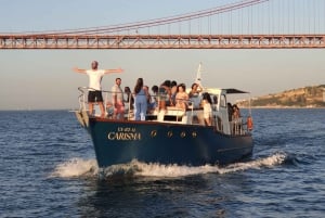 Lisbon: New Year's Eve Tagus River Cruise with Open Bar