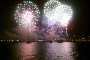 Lisbon: New Year's Eve Tagus River Cruise with Open Bar