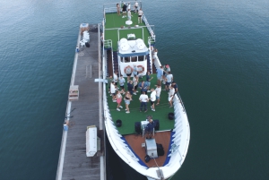 Lissabon: Oudejaarsavond rondvaart op de rivier de Taag met open bar