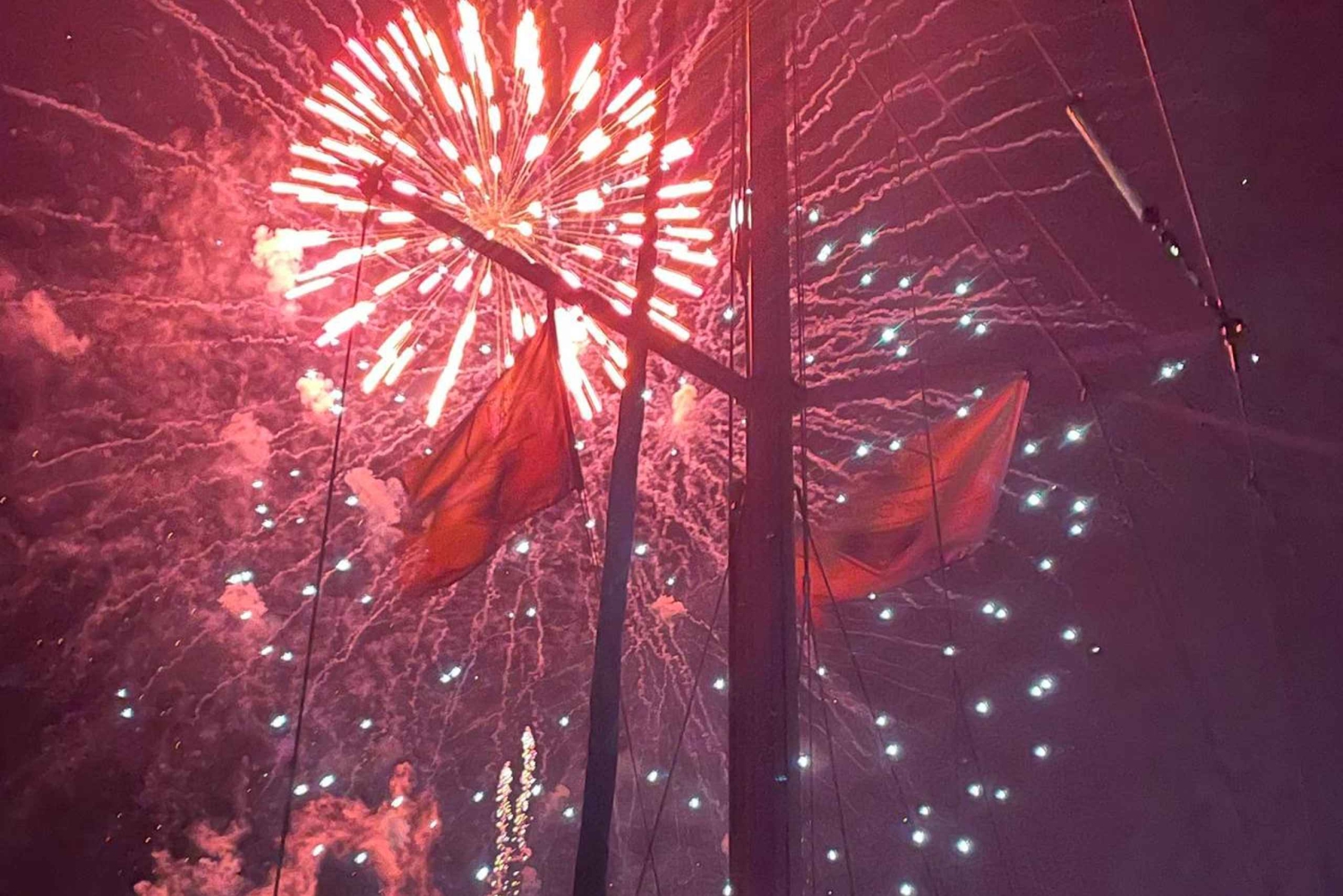 Lisbon: New Year's party on sailboat tour 2025 to 2026