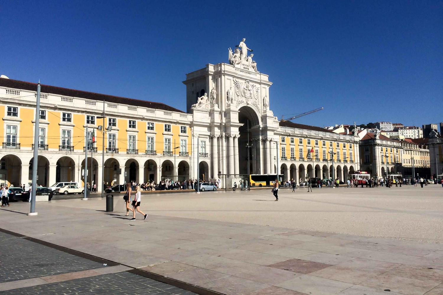 Lisbon: Old Quarter Highlights Tour