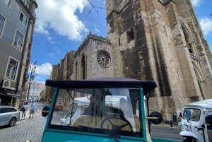 Lisbon: Old Town and Chiado Vintage Car Tour