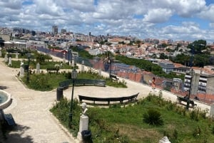 Lisbon: Old Town and Chiado Vintage Car Tour