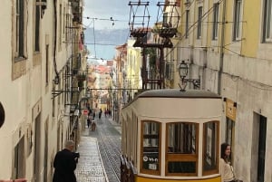 Lisbon: Old Town and Chiado Vintage Car Tour