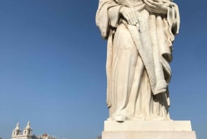 Lisbon: Old Town and Chiado Vintage Car Tour