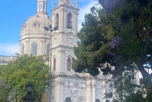 Lisbon: Old Town and Chiado Vintage Car Tour