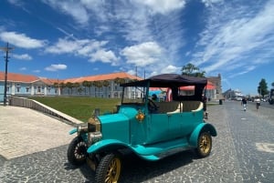 Lisbon: Old Town and Chiado Vintage Car Tour