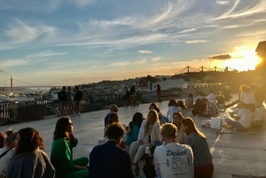 Lisbon: Old Town and Chiado Vintage Car Tour