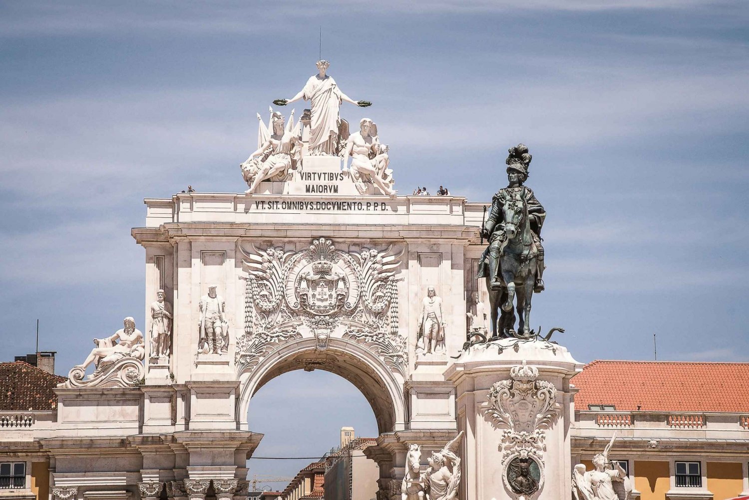 Lisbon: Private TukTuk Tour