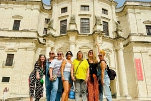 Lisbon: Old Town Sightseeing Tour by Tuk-Tuk