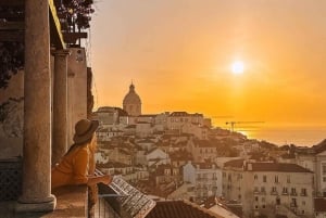 Lisbon: Old Town Sightseeing Tour by Tuk-Tuk