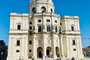 Lisbon: Old Town Sightseeing Tour by Tuk-Tuk