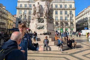 Lisbon on foot: From the hills to the river - Dutch guide