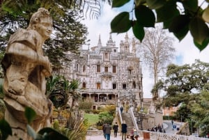 Lisbon:Panoramic Bus Sintra, Pena, Regaleira, Cap Roca Tour