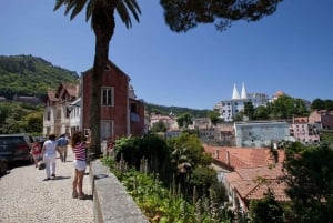 Lisbon: Sintra, Pena Palace, Quinta Regaleira, Cascais Tour