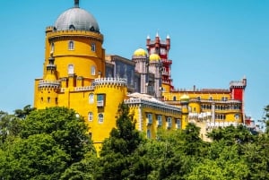 Lisbon: Sintra, Pena Palace, Quinta Regaleira, Cascais Tour