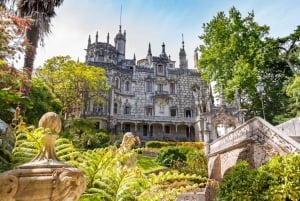 Lisbon: Sintra, Pena Palace, Quinta Regaleira, Cascais Tour