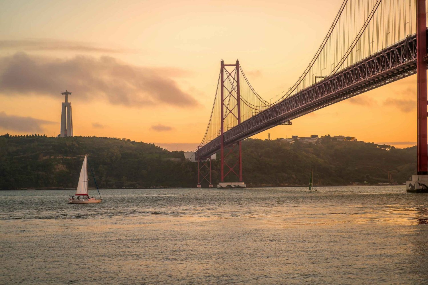 Lisbon: Pena Palace, Sintra, Belém Tour & Sunset on a Boat 