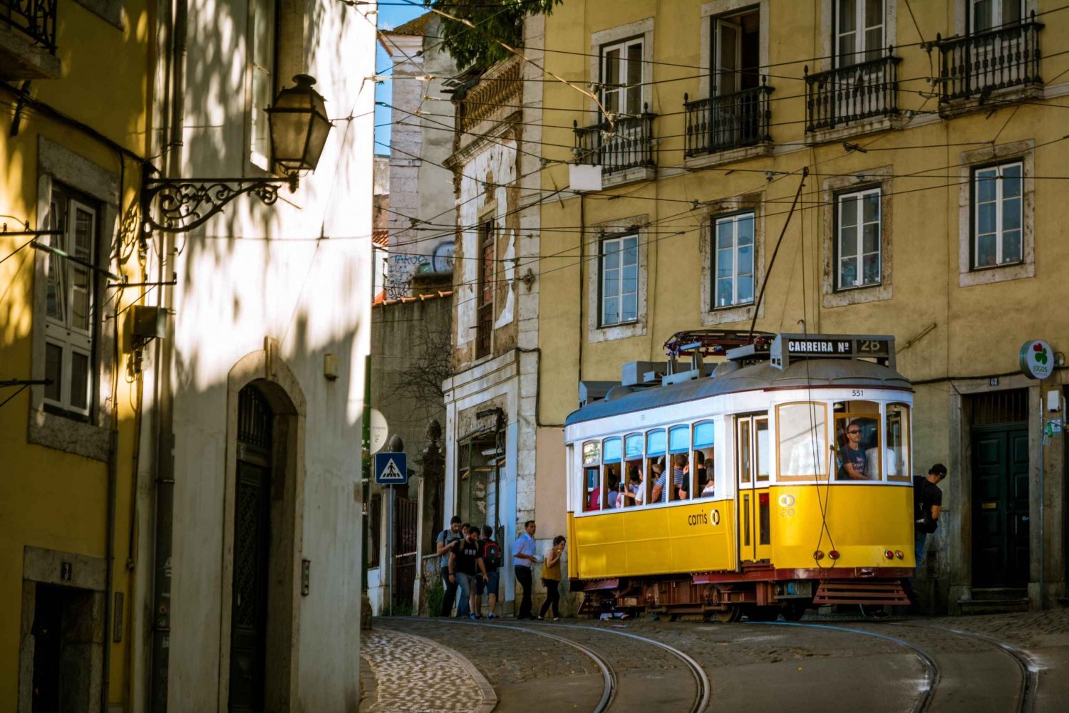 Alfama Photo Walk: Lisbon Photography Tour with a Local