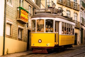 Alfama Photo Walk: Lisbon Photography Tour with a Local