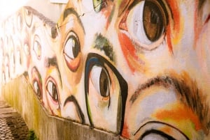 Alfama Photo Walk: Lisbon Photography Tour with a Local