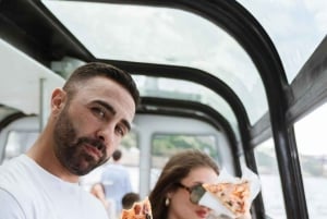 Lisbon: Pizza Cruise on a Luxury Boat with Open Bar