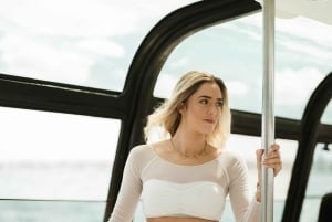 Lisbon: Pizza Cruise on a Luxury Boat with Open Bar