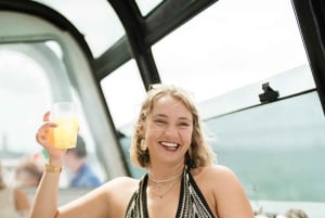 Lisbon: Pizza Cruise on a Luxury Boat with Open Bar