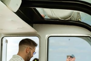 Lisbon: Pizza Cruise on a Luxury Boat with Open Bar