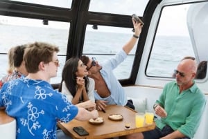 Lisbon: Pizza Cruise on a Luxury Boat with Open Bar