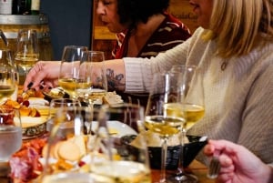 Lisbon: Premium Wine and Tapas Tasting Session