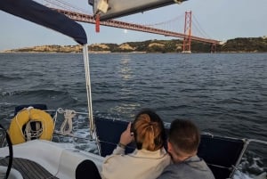 Lisbon: Private Boutique Boat Tour – Sail in Style