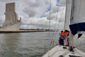 Lisbon: Private Boutique Boat Tour – Sail in Style