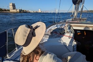 Lisbon: Private Boutique Boat Tour – Sail in Style