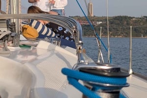 Lisbon: Private Boutique Boat Tour – Sail in Style