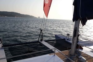 Lisboa: Aluguer de Catamaran Privado para 18 pessoas