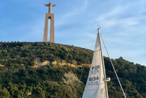 Lisbon: Private Luxury Catamaran Tour with Welcome Drink