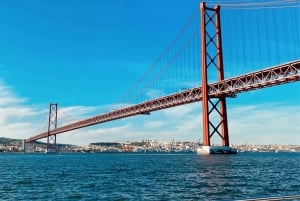 Lisbon: Private Luxury Catamaran Tour with Welcome Drink