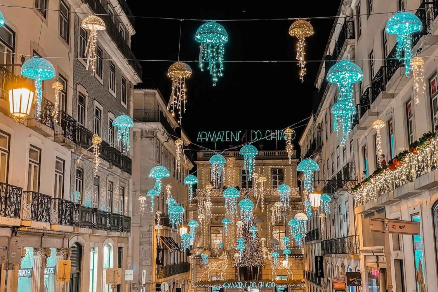 Lisbon: Private Christmas Lights Tour by Eco Tuk Tuk