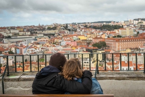 Lizbona: Prywatna wycieczka po mieście Alfama i Chiado z Tuk Tukiem