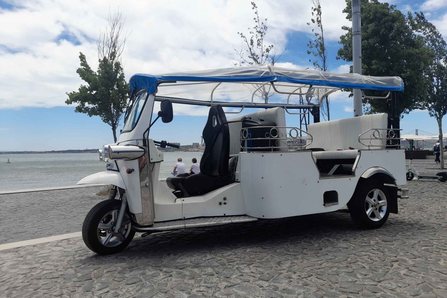 Lisbona: Tour privato in Eco Tuk-Tuk di 2 ore