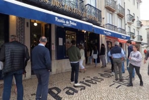 Lisbon:Private guided historical sightseeing Tour by TUK-TUK