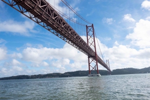 Lisbon: Private Half Day Cruise Aboard a Traditional Boat